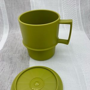 VINTAGE Tupperware harvest green travel mug with lid/coaster